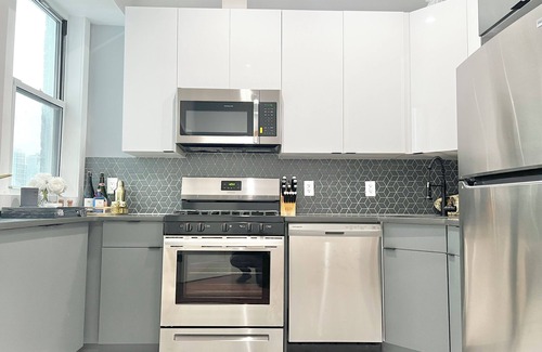 Mott Haven House | NYC Paradise near metro with 3 baths - parking - laundry