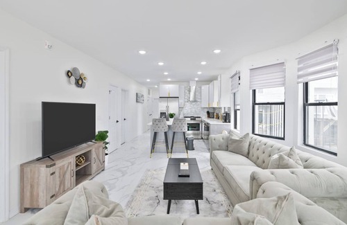 Fort Lee Apartment | NYC Riverfront White Marble Sanctuary Free Parking