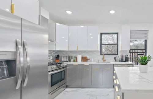 Fort Lee Apartment | NYC Riverfront White Marble Sanctuary Free Parking