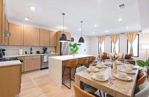 McGinley Square House | NYC Traveler's Dream: 3BR Designer Home with Quick PATH Access to Manhattan!