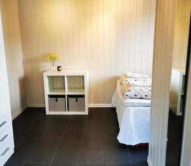 Kaupanger House | Nydelig lite hus med egen vedfyrt baksteovn.
