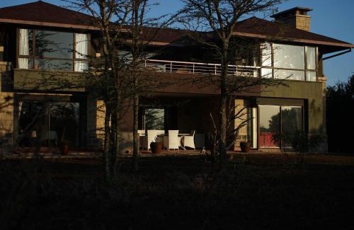 Nanyuki Villa | Nyikani House