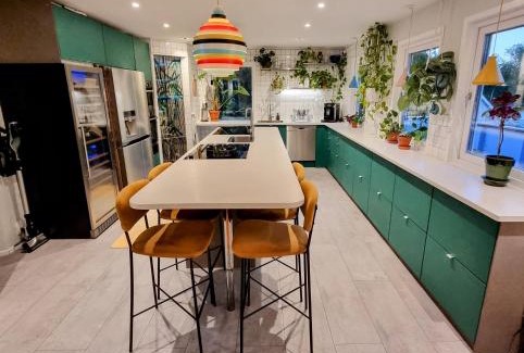 Vastra Frolunda Villa | Nyrenoverad stor villa 15 mintuer från Göteborg centrum