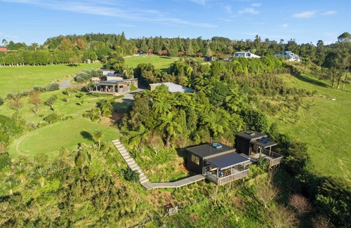 Whakamarama Cabin | NZ Bush Retreat Cabin Escape