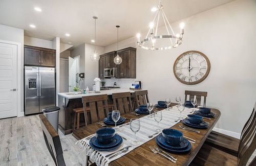 Washington County House | O-50&51| 2 Homes! Pvt Heated Pool & Pvt Hot Tubs * Pickleball