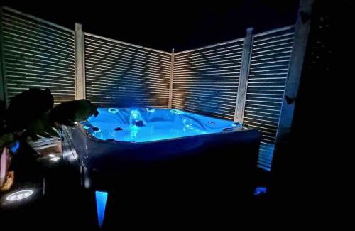 Agon-Coutainville House | O bulles d'Agon Chalet Spa privé Plage