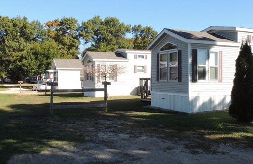 Amboy Resort | O'Connell's Yogi Bear Deluxe Park Model 24