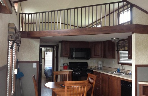 Amboy Resort | O'Connell's Yogi Bear Deluxe Park Model 24