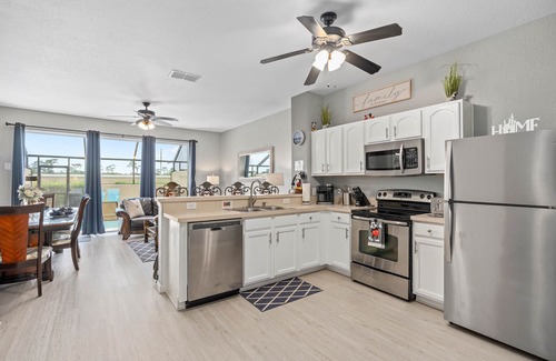 Windsor Hills House | °o° Luxury Mickey décor w/Tropical feel (Townhouse w/heated Pool.
