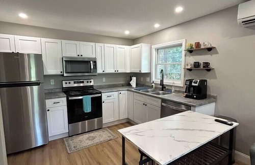Old North End Apartment | O.N.E. Hideaway | pet friendly | sleeps 6