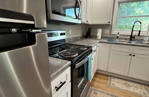 Old North End Apartment | O.N.E. Hideaway | pet friendly | sleeps 6