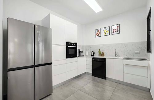 Bat Yam Apartment | O&O Group - 3BR Skyline Retreat on the 24th Floor