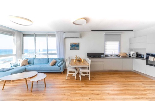 Bat Yam Apartment | O&O Group - Amazing Seaview 3 BR Apartment