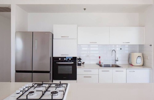 Bat Yam Apartment | O&O Group- Family Getaway | Sea View & Parking