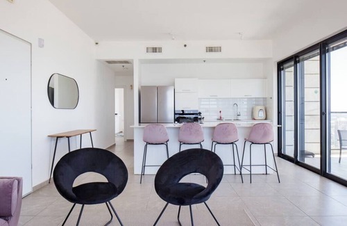 Bat Yam Apartment | O&O Group- Family Getaway | Sea View & Parking