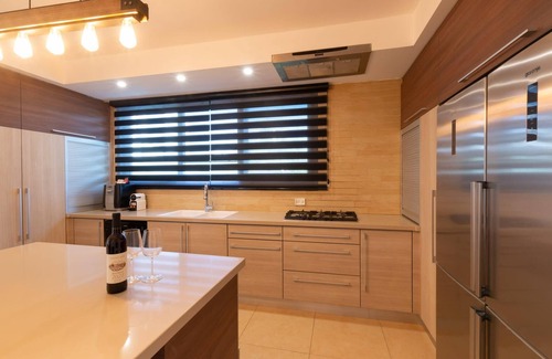 Rishon LeTsiyon Apartment | O&O Group - Huge Villa With Jacuzzi By The Beach