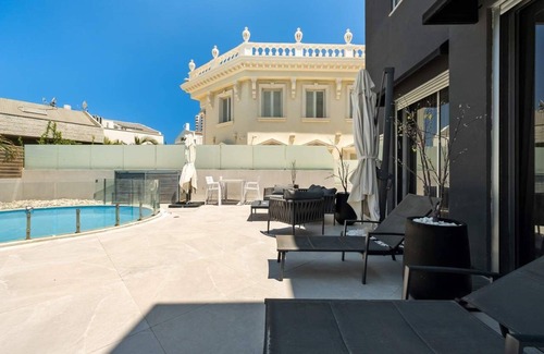 Rishon LeTsiyon Villa | O&O Group - Luxury Sea Front Villa Amazing Pool