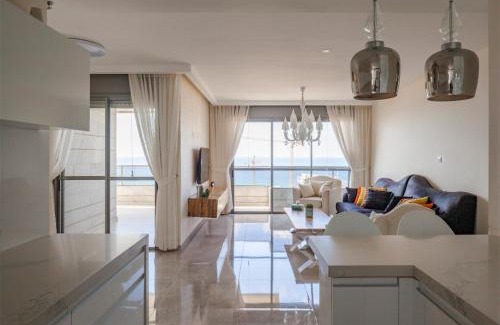 Bat Yam Apartment | Oַ&O Group- Mini Penthouse 3BR Sea View Bat-Yam