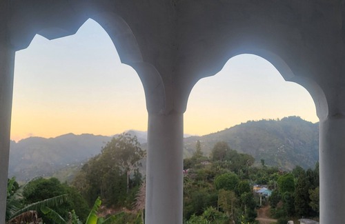 Gordon Town Bed & Breakfast | o-t on the rise is a very nice place with lot of views