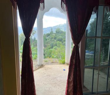 Penlyne Castle Bed & Breakfast | O- T on the rise