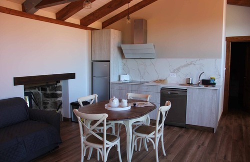 Bolmente Apartment | O Yunque - Casa Ferrador (Ribeira Sacra)