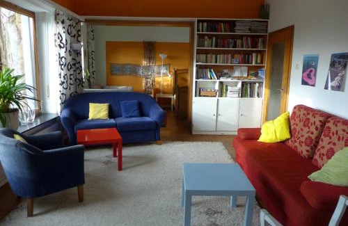 Sachsenberg Apartment | O11- Großzügige Fewo im Künstlerhaus