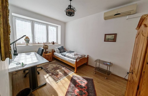 Grafenwohr Apartment | O3 - Gut Ausgestattete 180qm Wohnung