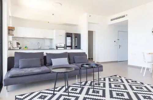 Rishon LeTsiyon Apartment | Oַ&O Group- Luxury Apt Tower Best Sea View Bat Yam