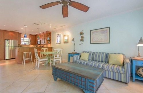 Laie House | Oahu Paradise - AC, 1 block to beach!