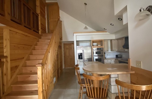 Tawas City Cottage | (Oak Cabin) Cottage in the Woods, Beach Access - Pets OK