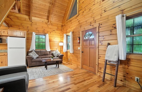 New Plymouth Cabin | Oak Cabin | Private Lots | Couples