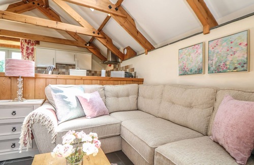 Grampound Cottage | OAK COTTAGE, family friendly, with a garden in Tregony