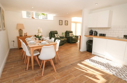 Hoylandswaine Cottage | Oak Cottage