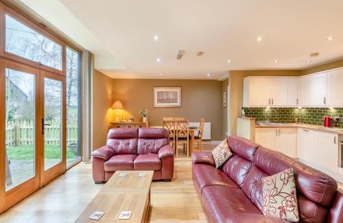 Ware House | Oak Cottage
