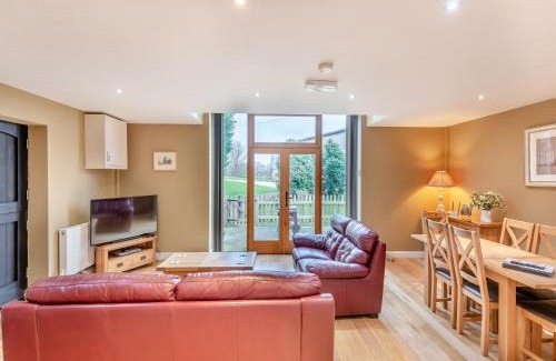 Ware House | Oak Cottage