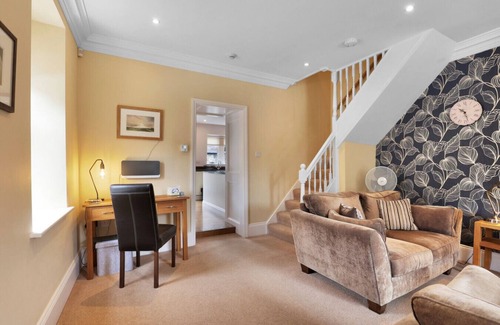 Lesbury House | Oak Cottage - North East Escapes