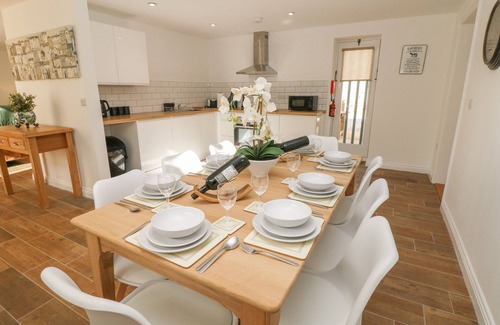 Hollow Meadows Cottage | OAK COTTAGE, pet friendly in Bolsterstone/Ewden Village