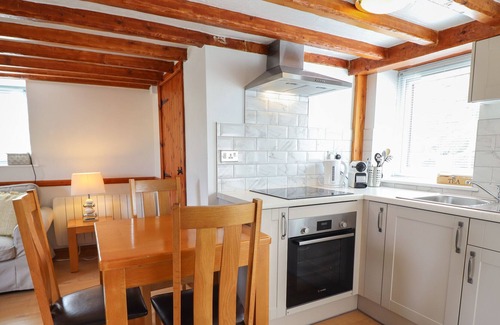 Henryd Cottage | OAK COTTAGE, romantic, character holiday cottage in Conwy