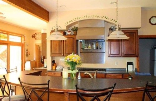Bannister Bed & Breakfast | Oak Creek Lodge