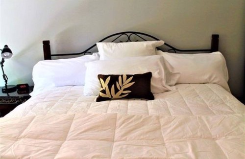 Bannister Bed & Breakfast | Oak Creek Lodge