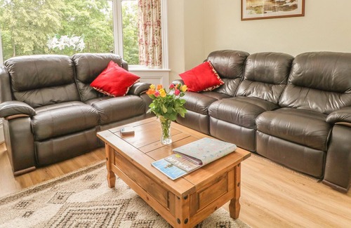Hayfield Cottage | OAK DENE, family friendly, character holiday cottage in Hayfield