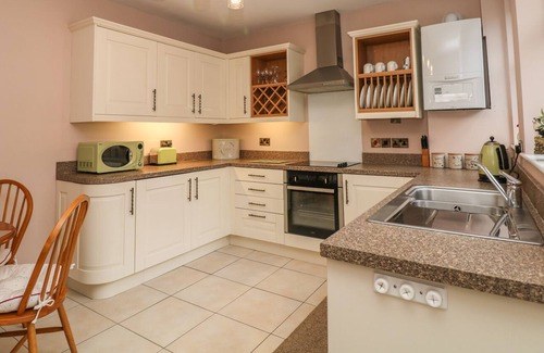 Hayfield Cottage | OAK DENE, family friendly, character holiday cottage in Hayfield