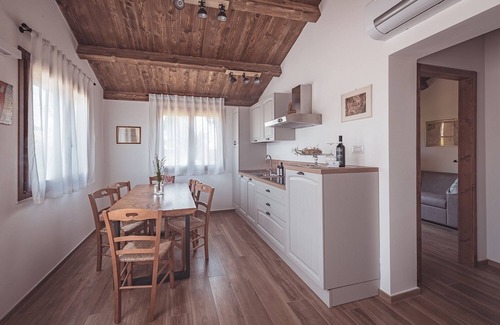 Nerbisci Other | OAK FARMHOUSE - POPLAR APARTMENT
