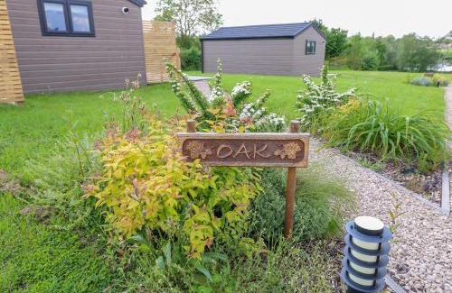 Swadlincote House | Oak