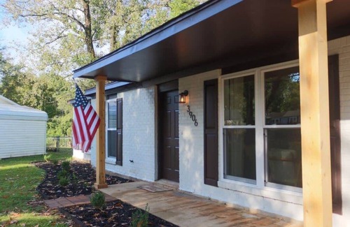 Huntsville House | Oak Glen Huntsville Rambler Retreat