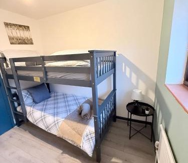 Brondesbury House | Oak Guest Rooms