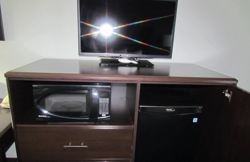 Canton Hotel | Oak Hill Inn & Suites