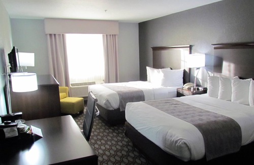 Canton Hotel | Oak Hill Inn & Suites