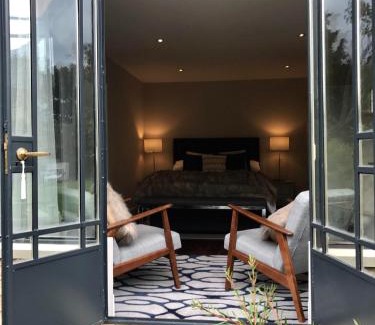 Brampton Apartment | Oak-Island Hall