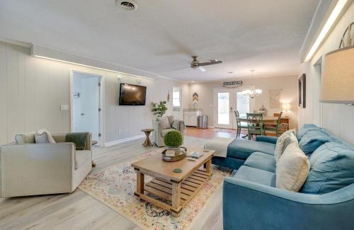 Long Beach House | Oak Island Home with Spacious Backyard and Porch
